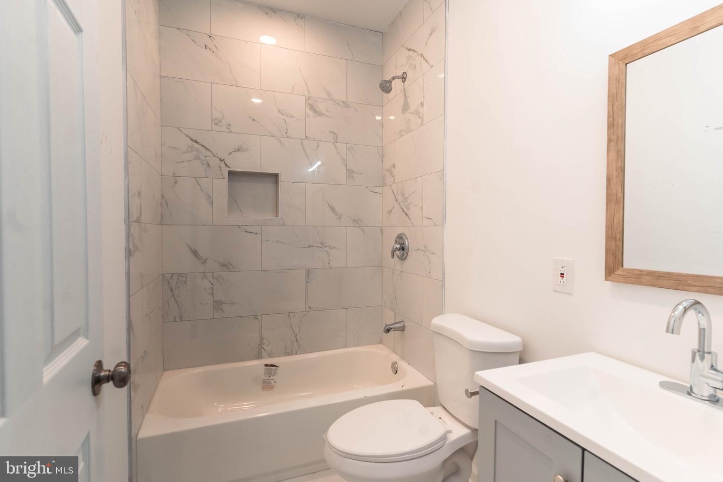 848 N 41st St #2 Property Photo 13