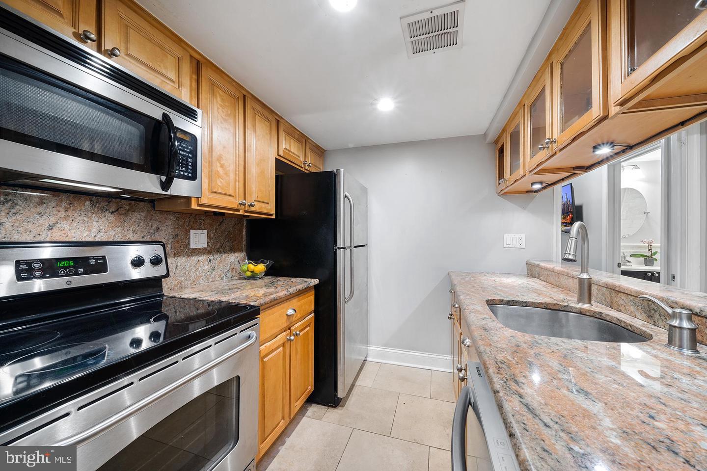1704 Wallace St #101 Property Photo 16