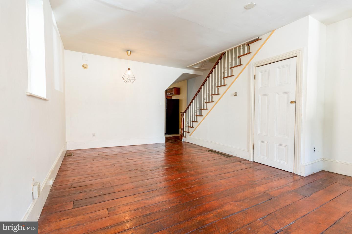 1006 Bainbridge St #1 Property Photo 3