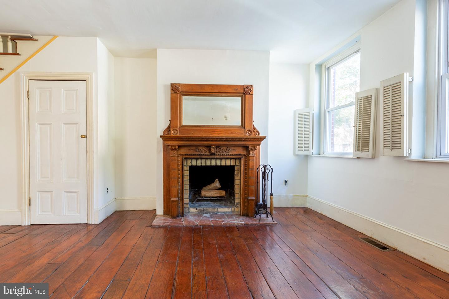 1006 Bainbridge St #1 Property Photo 5