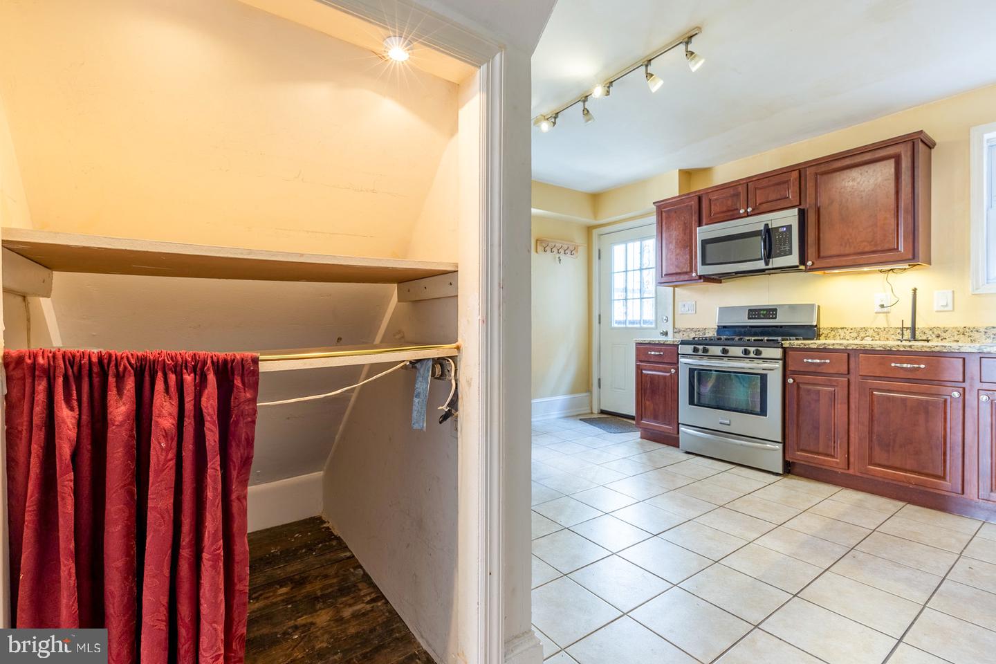 1006 Bainbridge St #1 Property Photo 11
