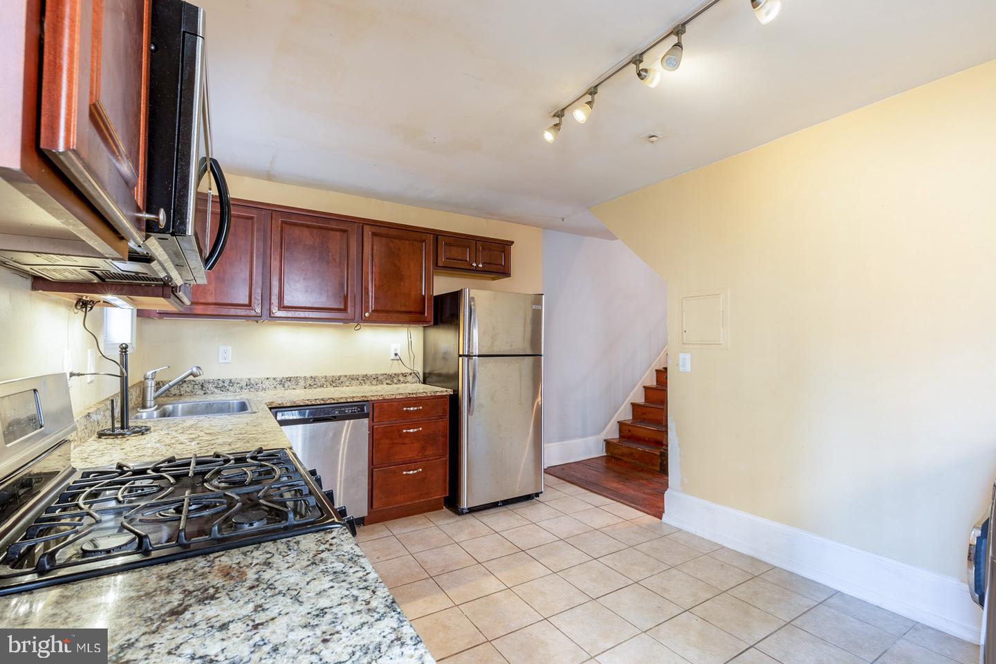 1006 Bainbridge St #1 Property Photo 16