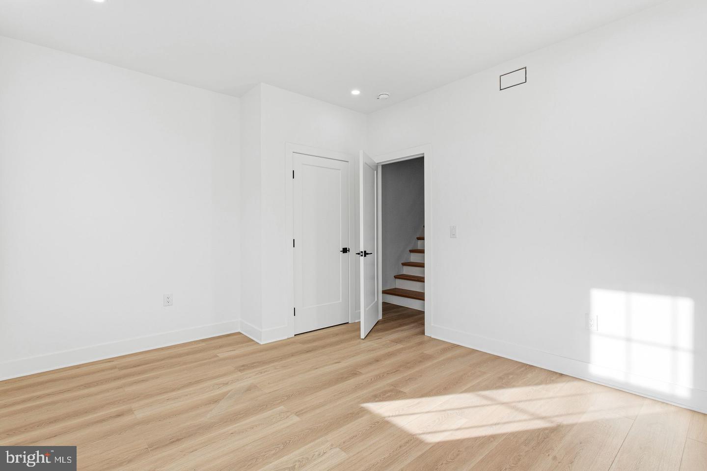 1419 Wharton St Property Photo 25