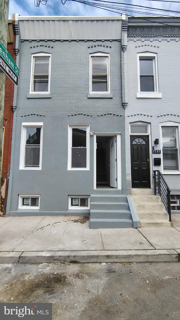 1537 W SELTZER ST Property Photo 1