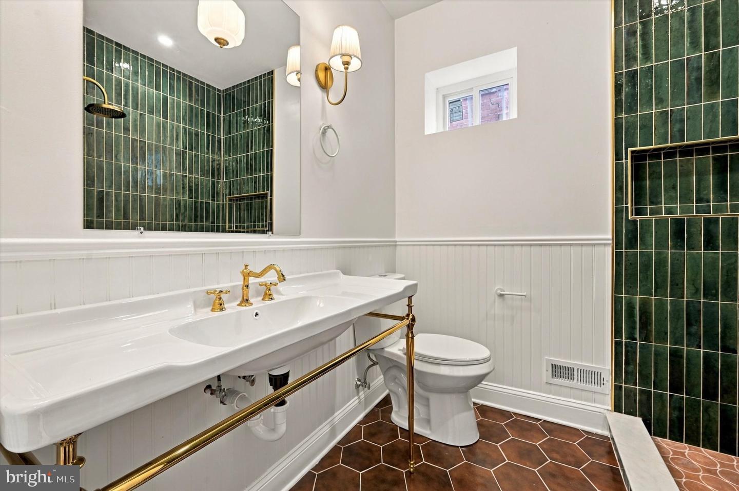 5513 Webster St Property Photo 14