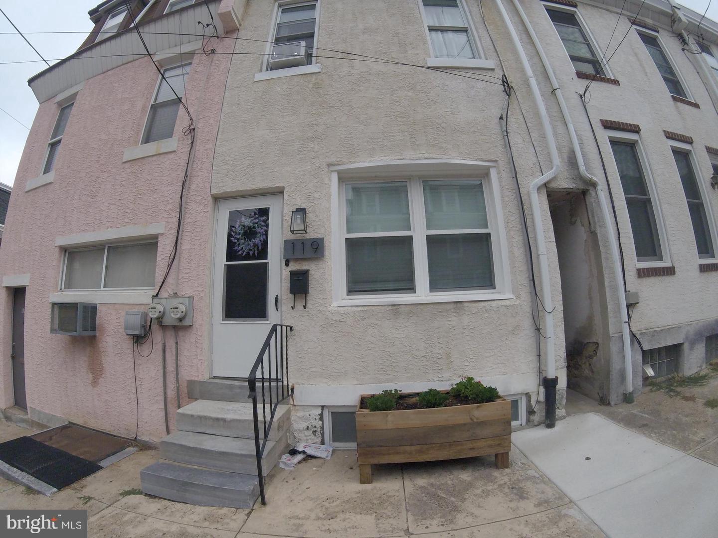 119 W SALAIGNAC ST Property Photo 1