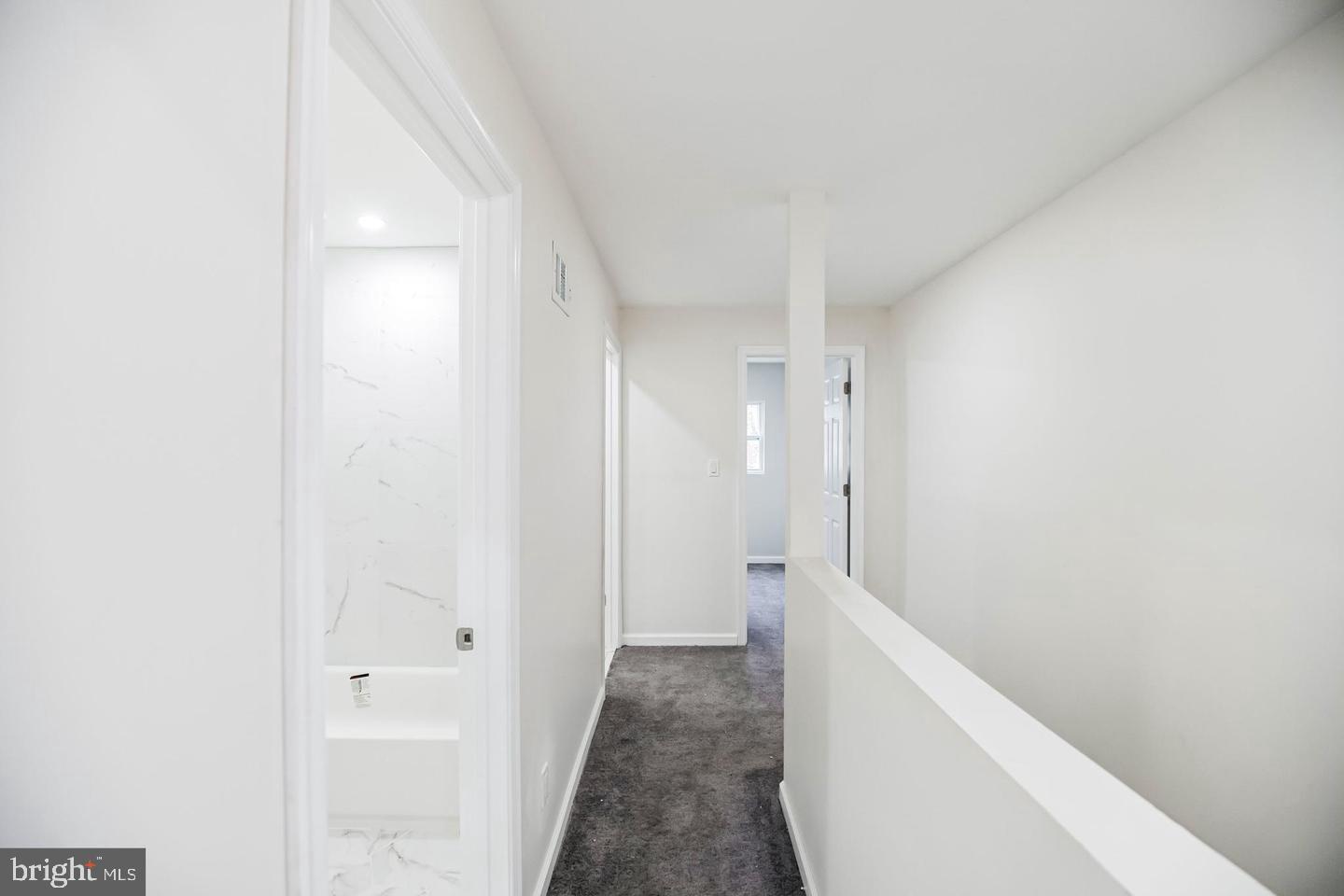 2864 N Leithgow St Property Photo 7