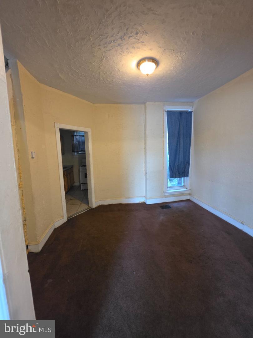 5444 Spring St Property Photo 3