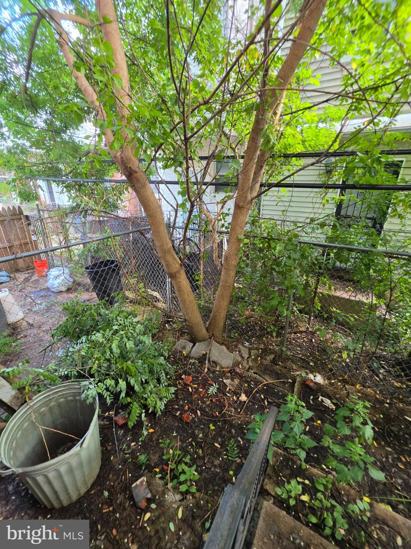 5444 Spring St Property Photo 9