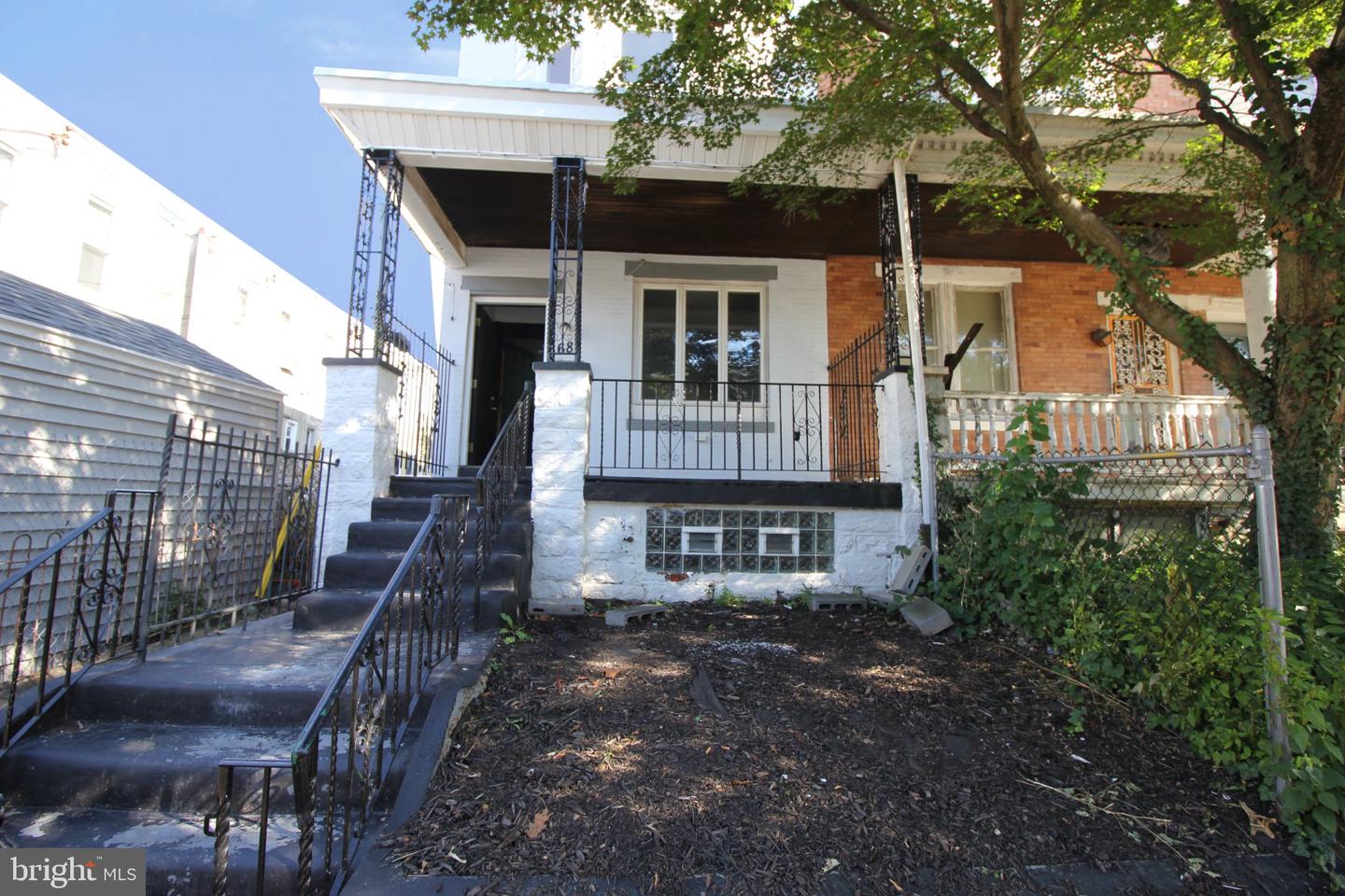 68 E Slocum St Property Photo 1