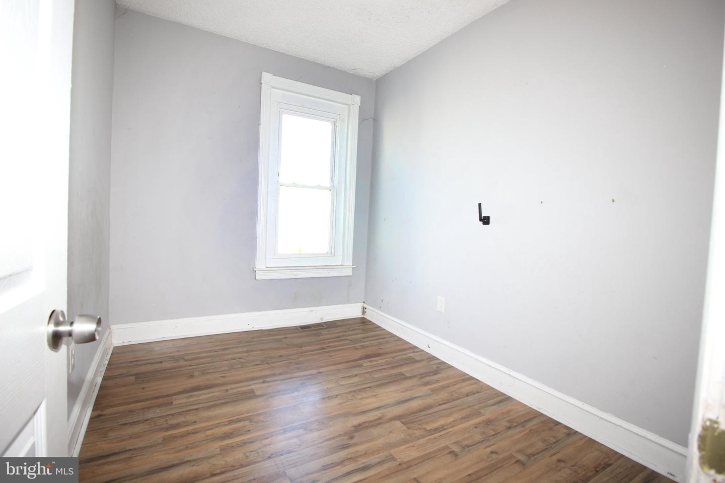 68 E Slocum St Property Photo 7