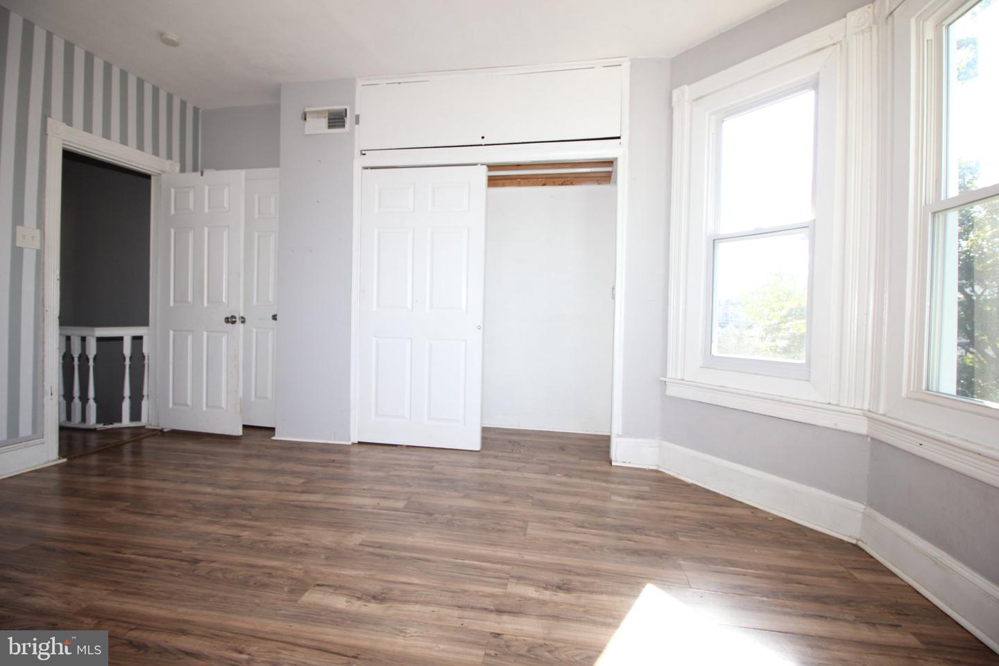 68 E Slocum St Property Photo 13