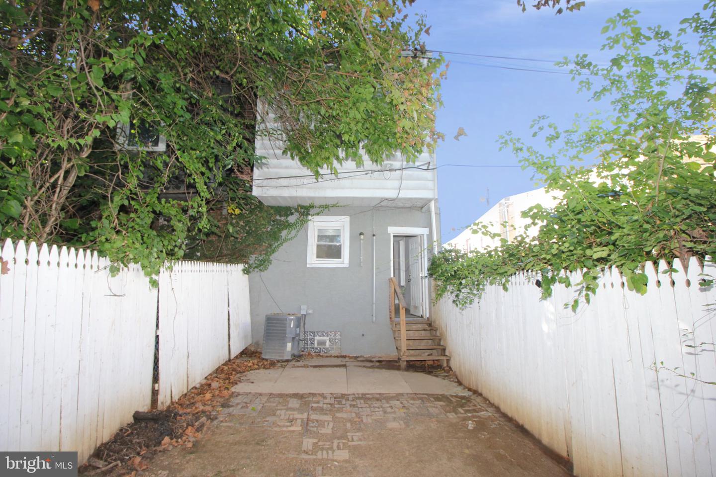 68 E Slocum St Property Photo 19