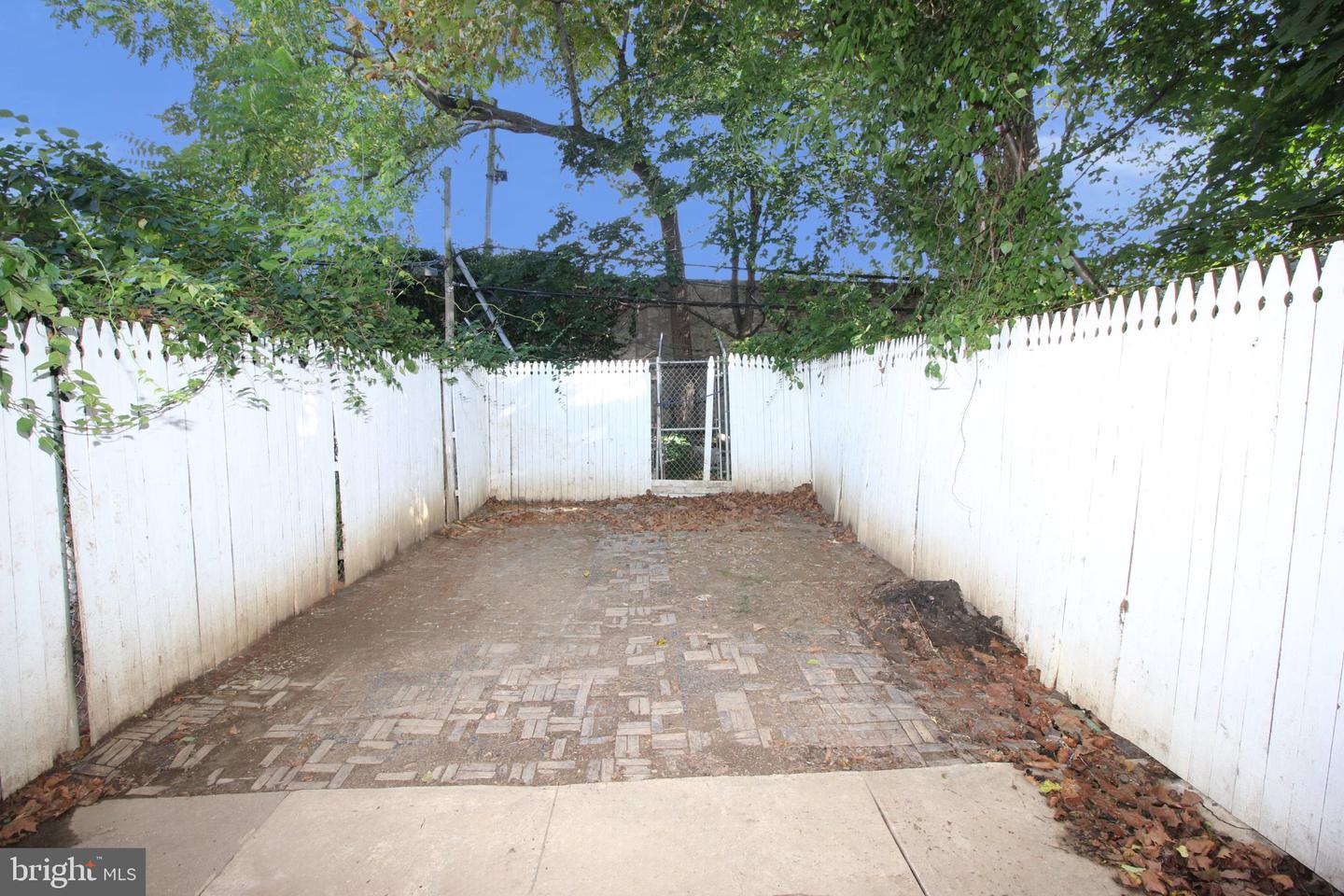 68 E Slocum St Property Photo 20