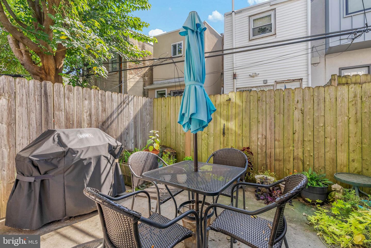 2114 Oakford St Property Photo 10