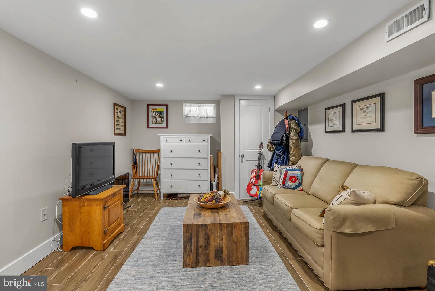 2114 Oakford St Property Photo 13