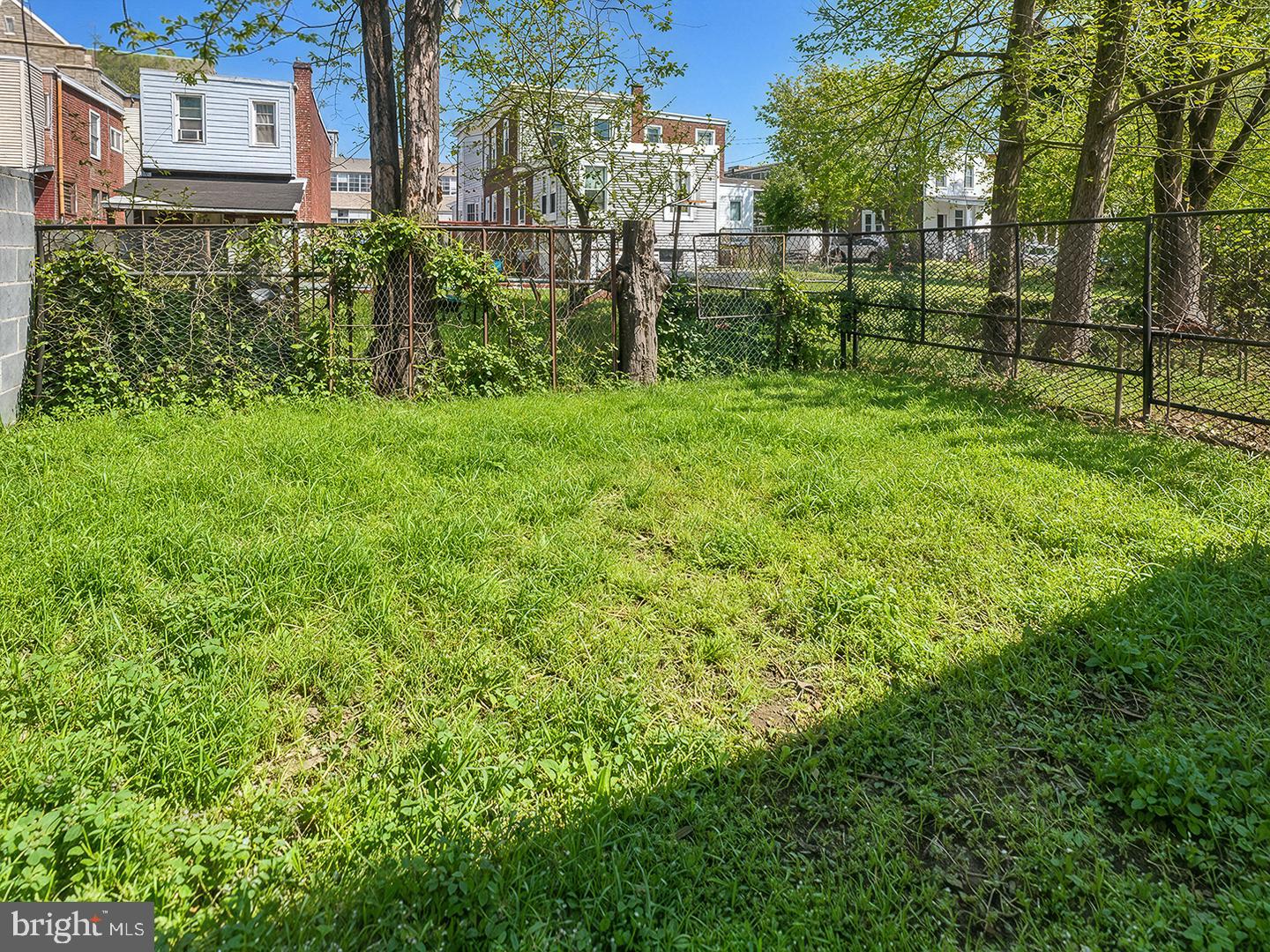 429 W Ashdale St Property Photo 17