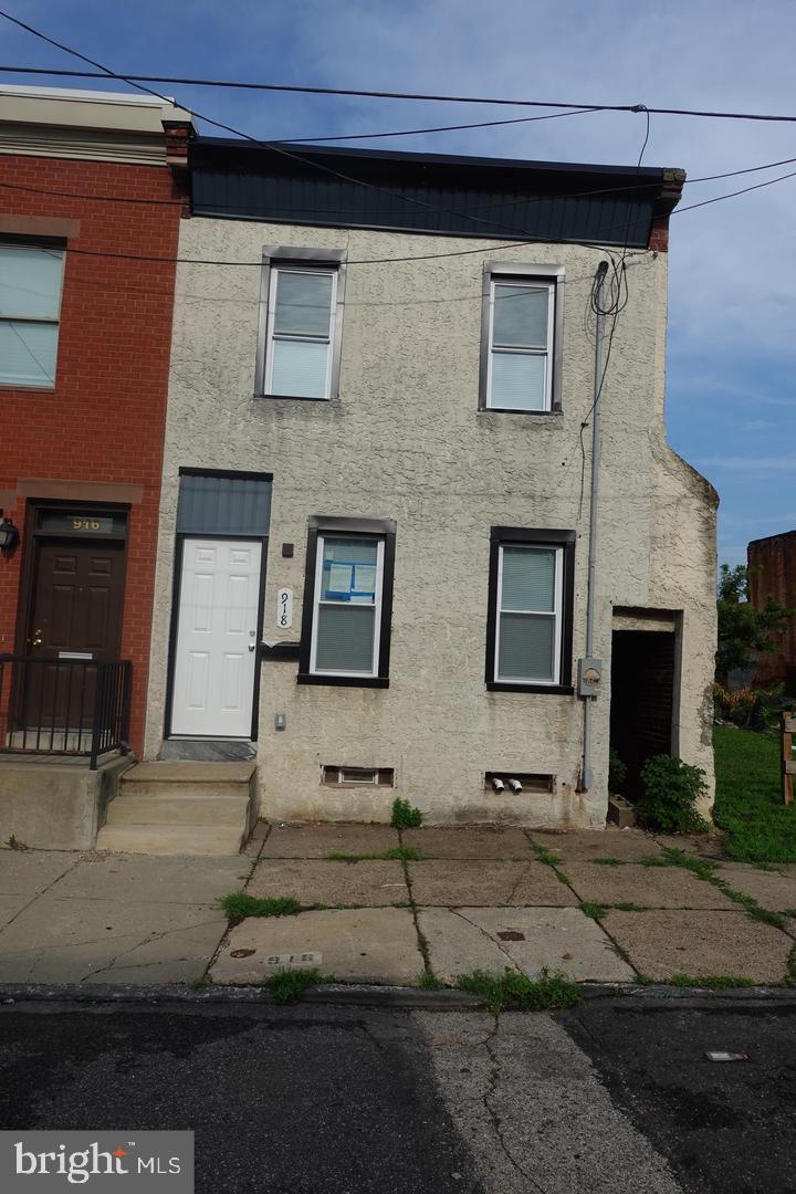 918 N MARKOE ST Property Photo 1