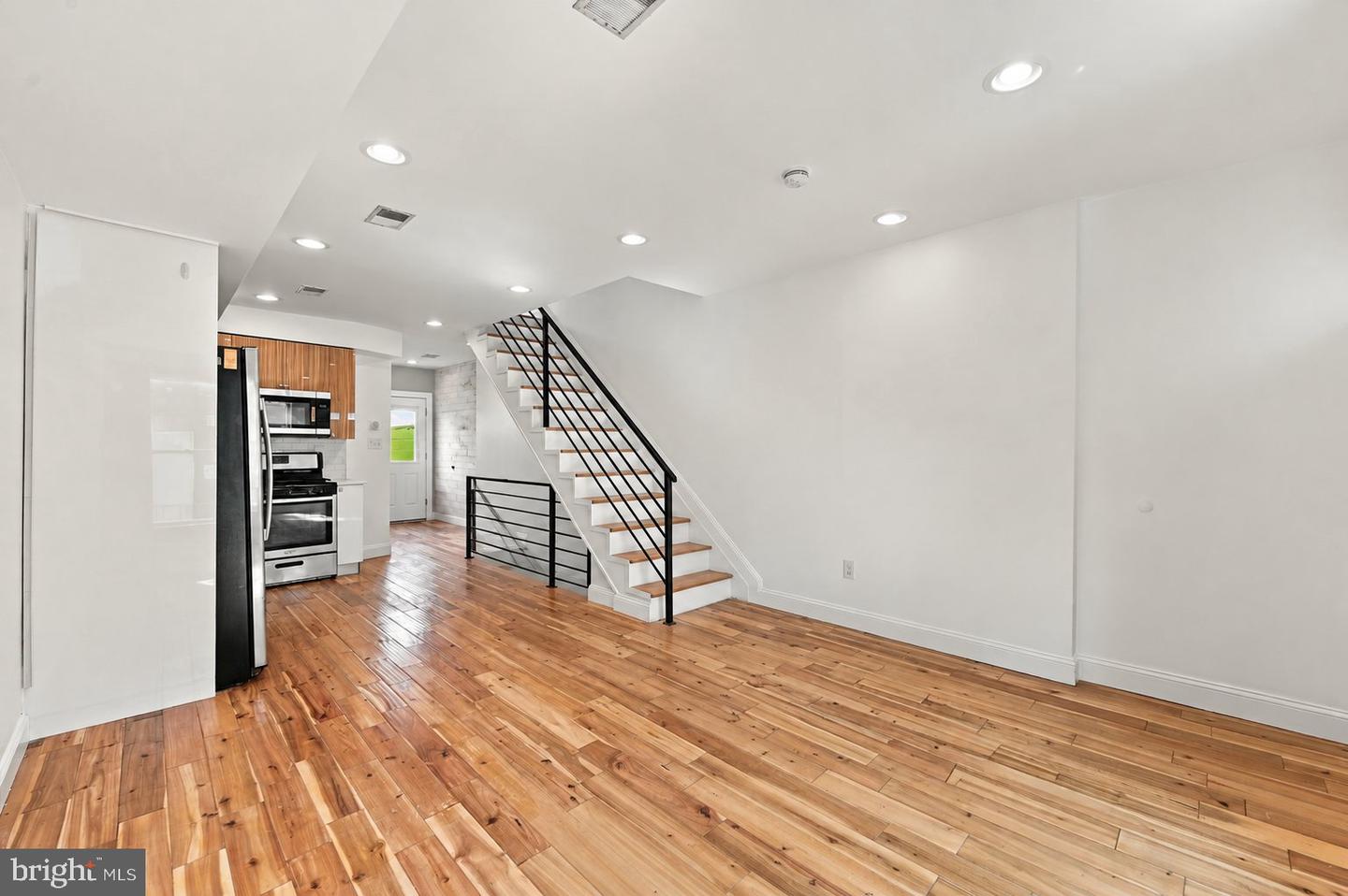 2321 Gerritt St Property Photo 4
