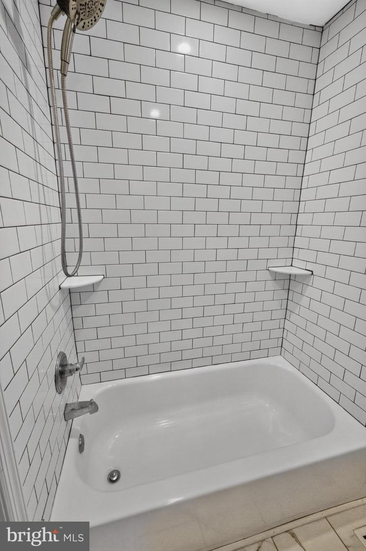 245 E Allen St Property Photo 13
