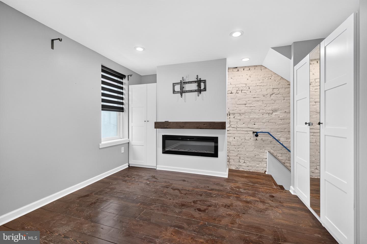 245 E Allen St Property Photo 18