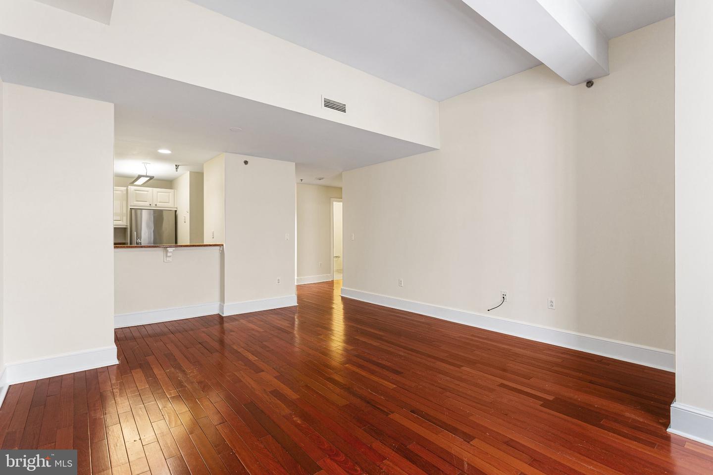 1500 Chestnut St #13e Property Photo 2