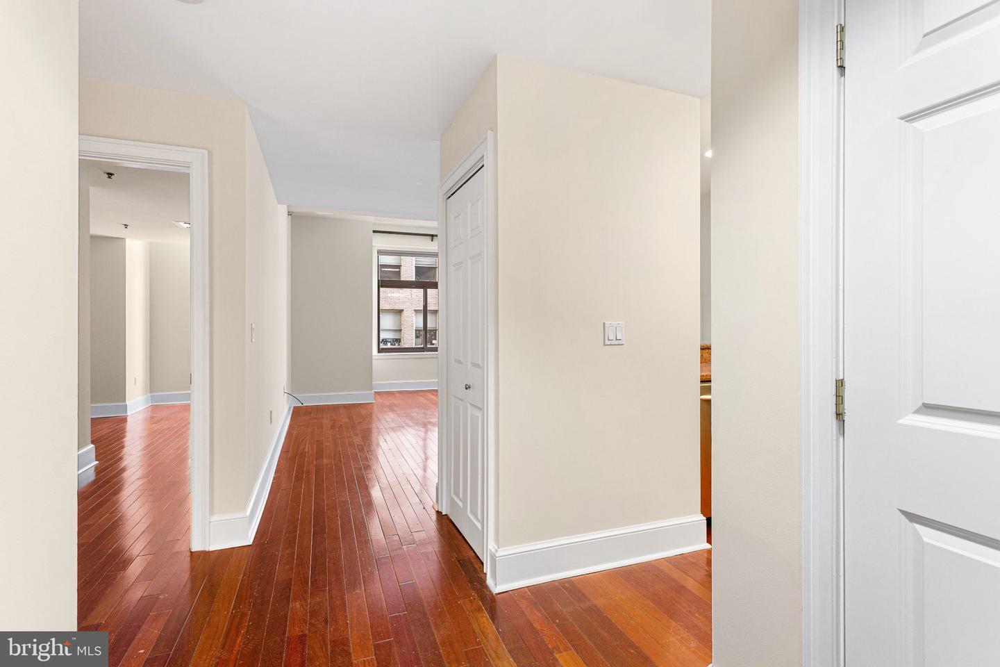 1500 Chestnut St #13e Property Photo 6