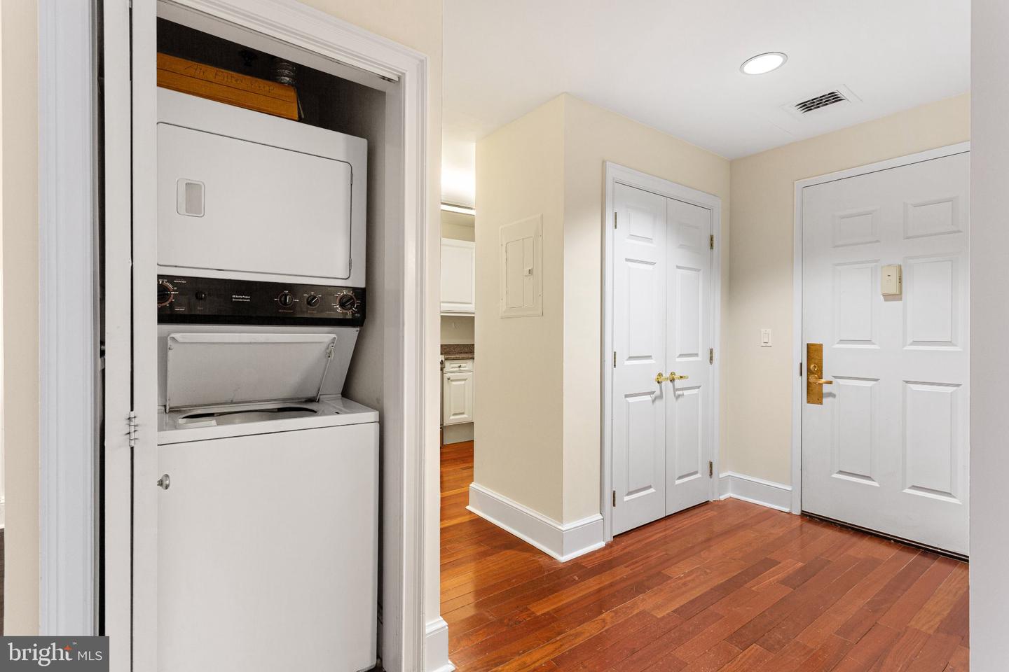 1500 Chestnut St #13e Property Photo 8