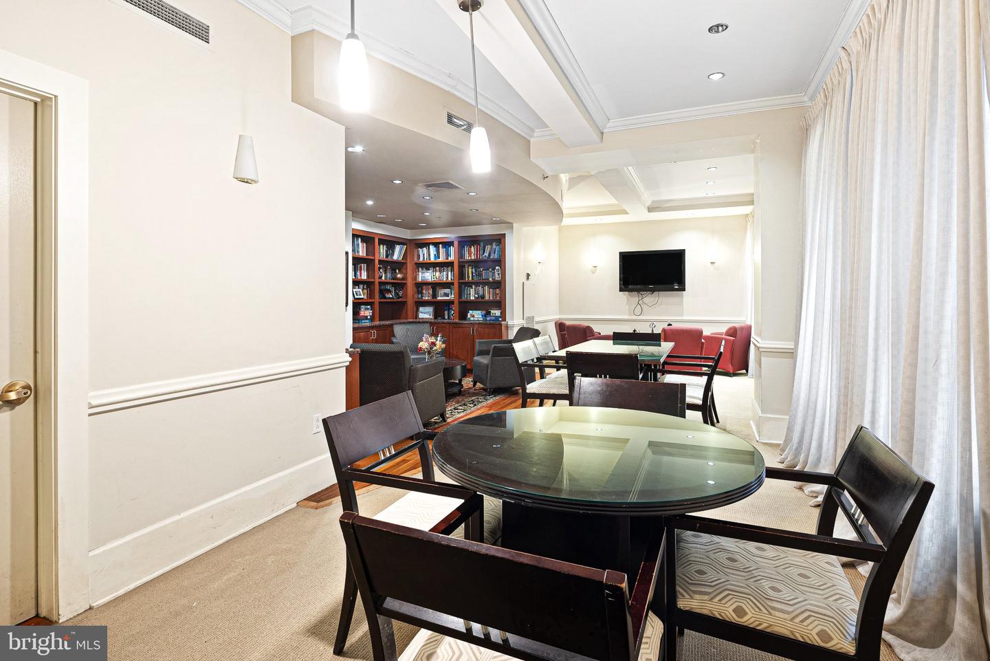 1500 Chestnut St #13e Property Photo 17