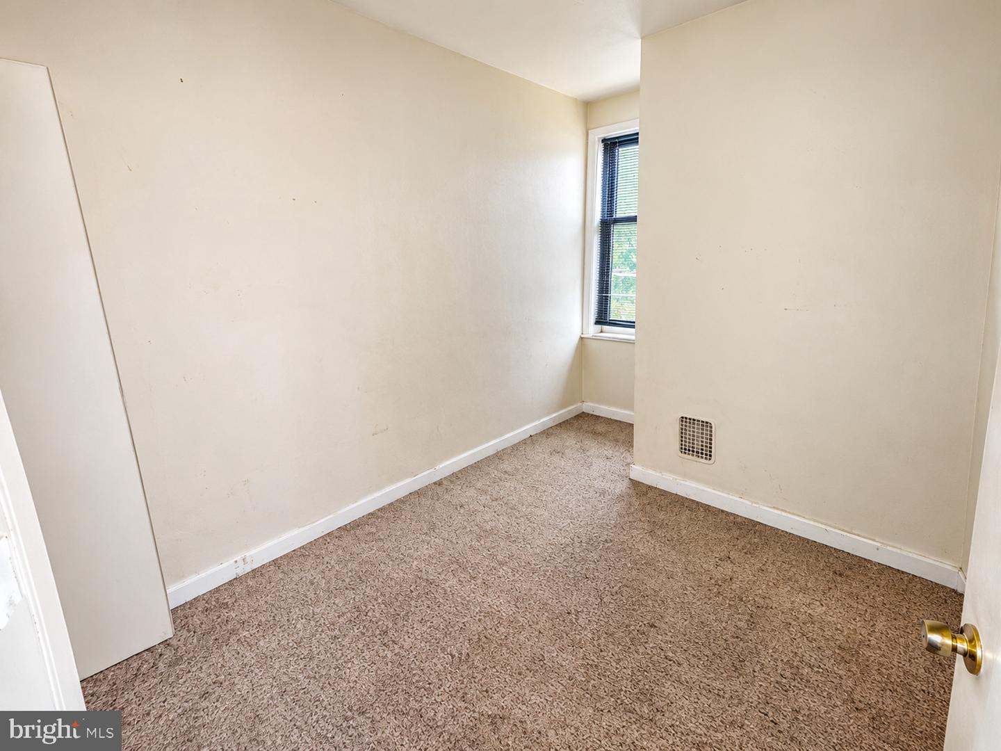6123 Hegerman St Property Photo 5