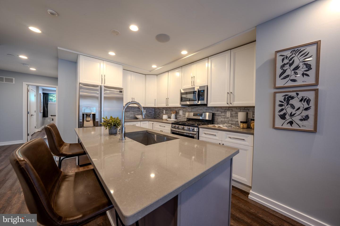 769 Uber St N #1 Property Photo 8