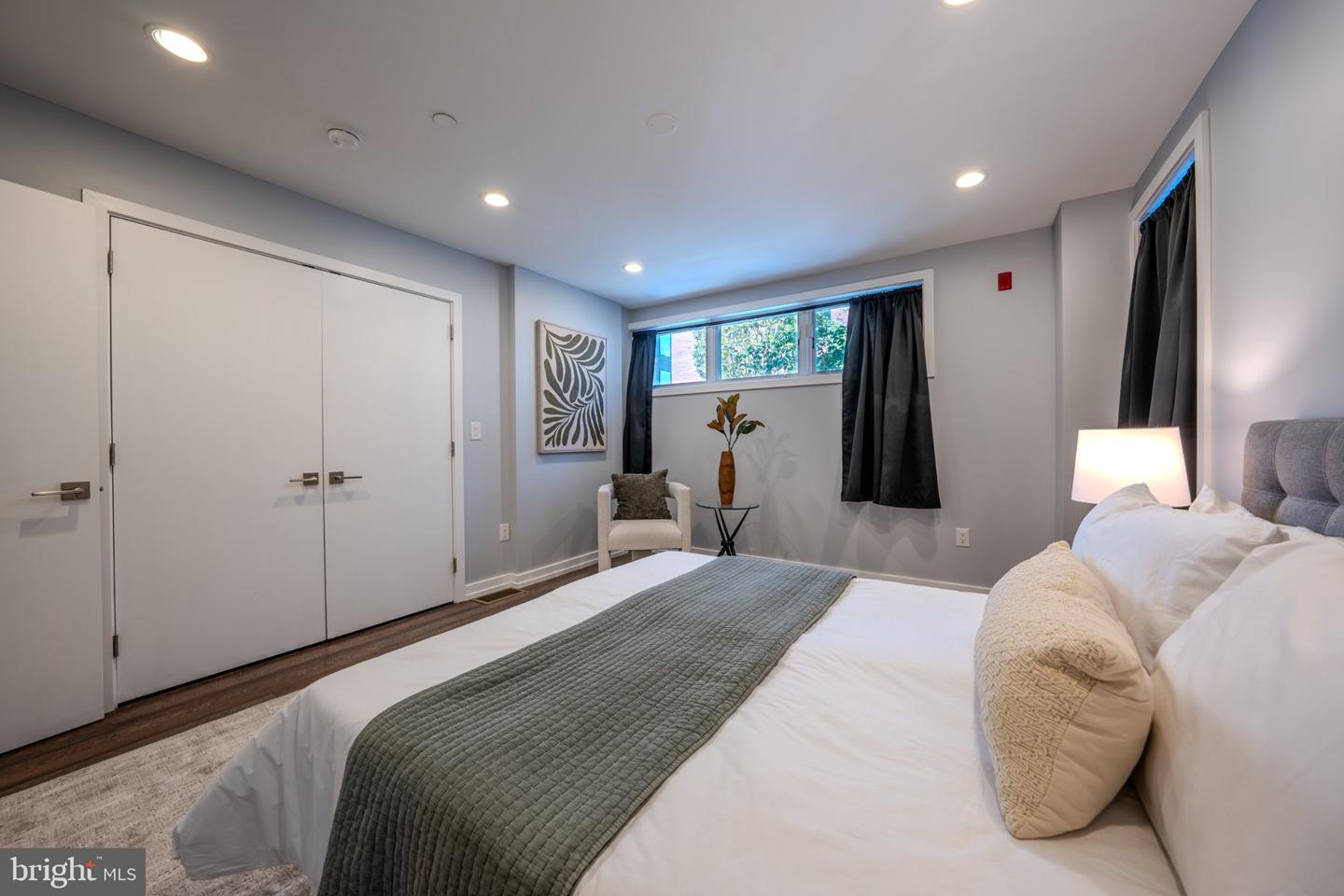 769 Uber St N #1 Property Photo 15