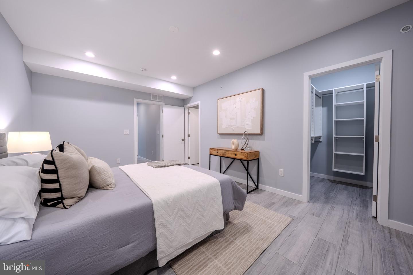 769 Uber St N #1 Property Photo 17
