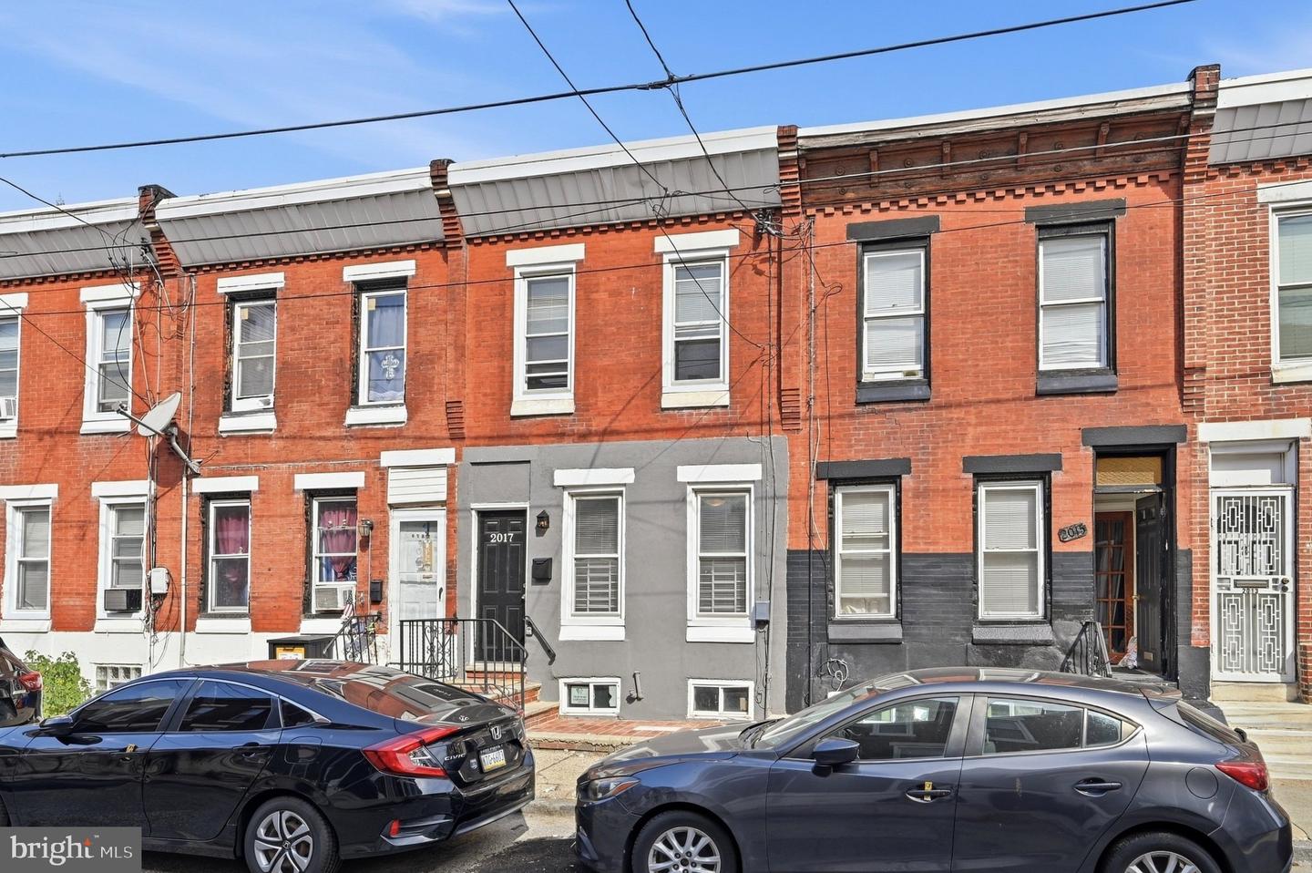 2017 Sigel St Property Photo 2