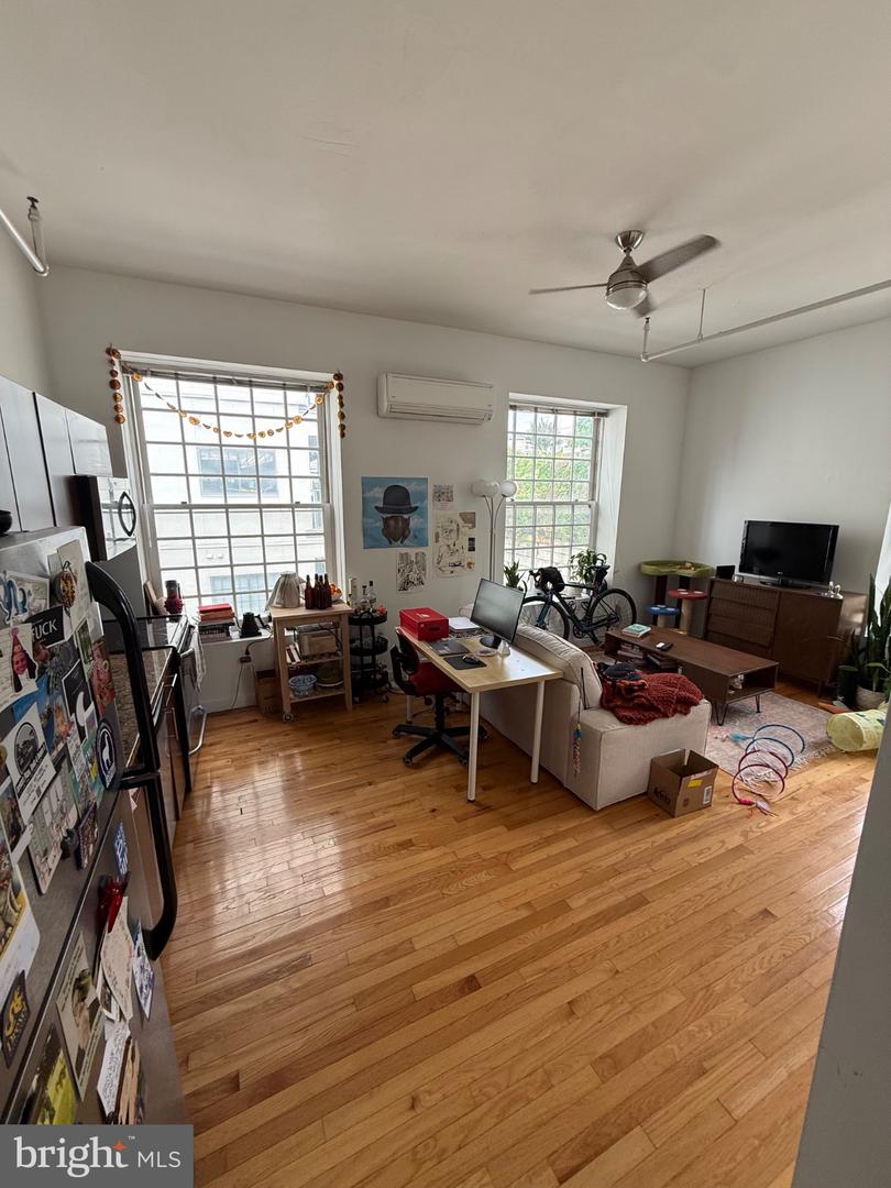4 LEVERINGTON AVE #UNIT 301 Property Photo 1