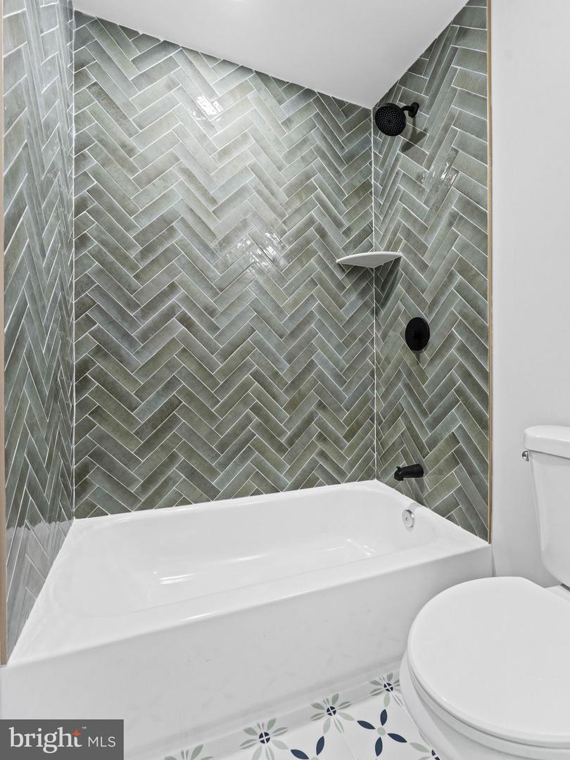 7237 Pittville Ave Property Photo 24
