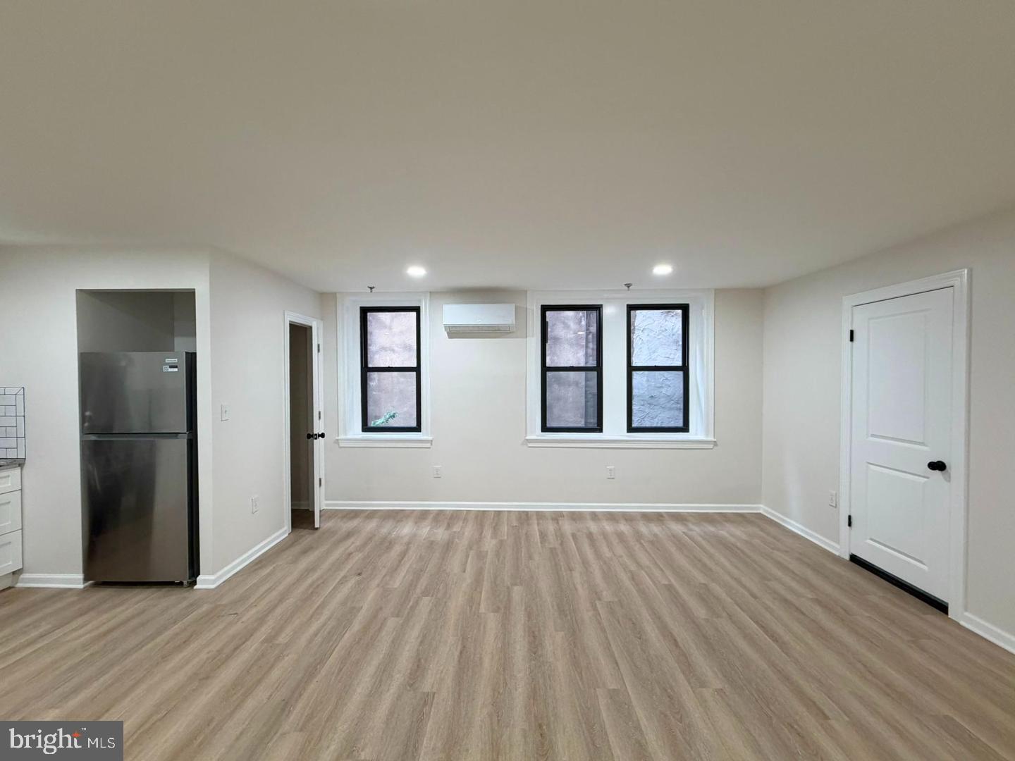 4804 Chester Ave #6 Property Photo 4