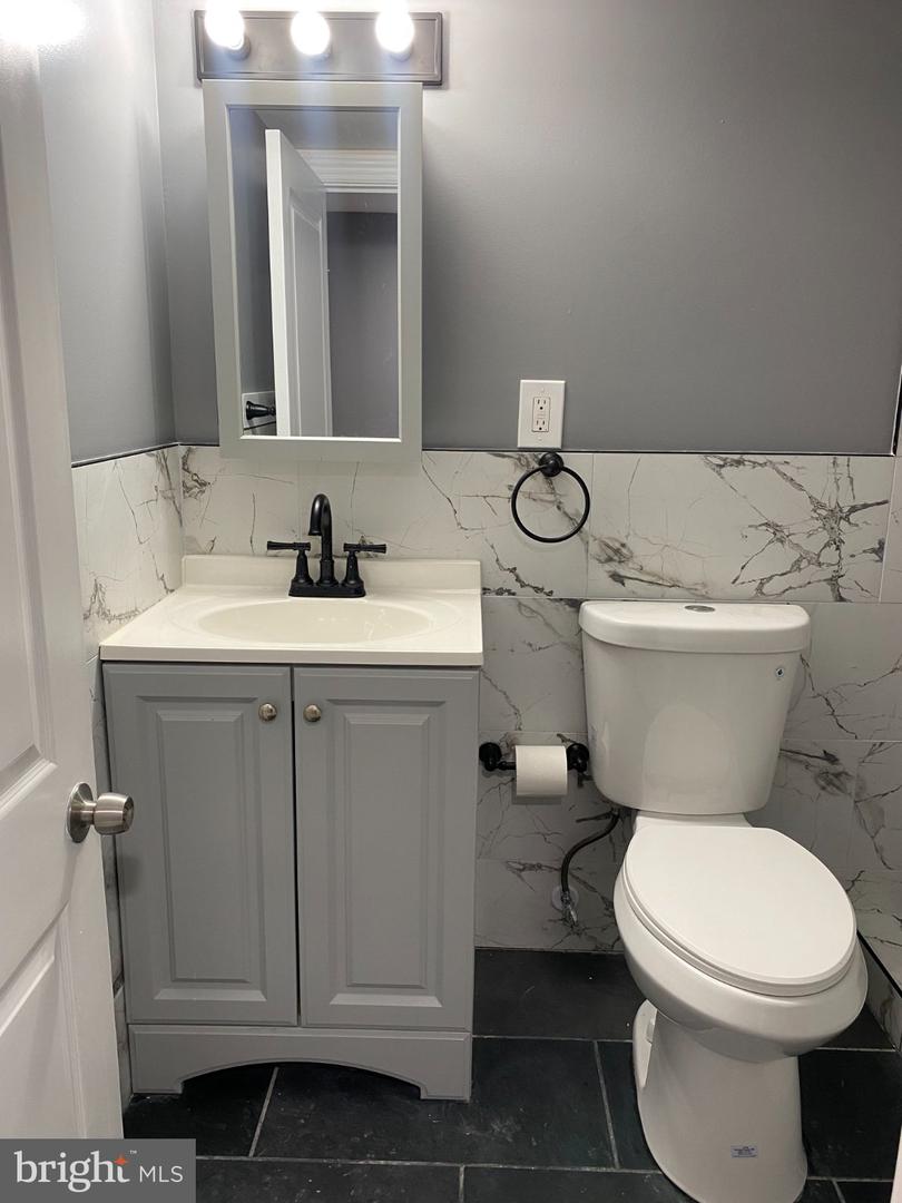 5931 Chestnut St Property Photo 23