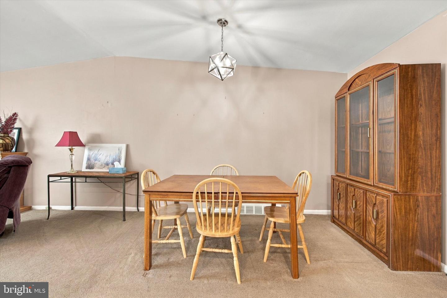 9854 Cowden St Property Photo 5