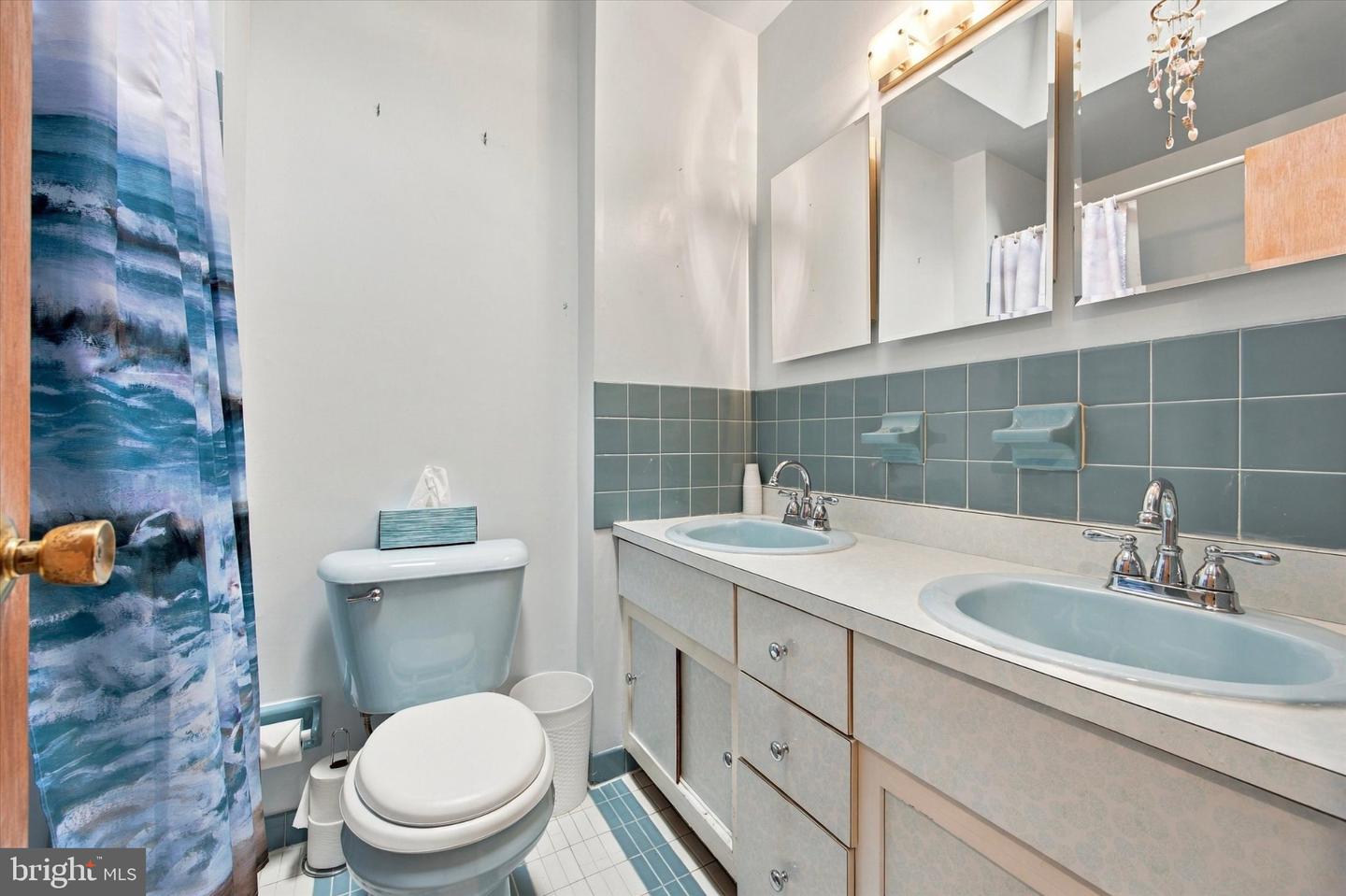 9854 Cowden St Property Photo 8