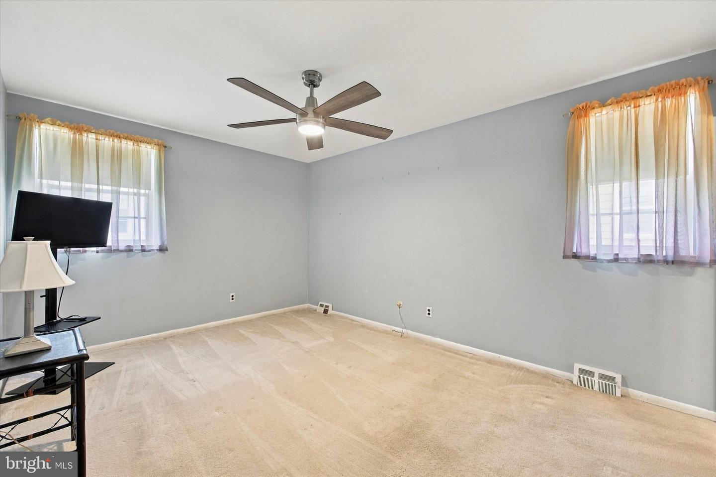 9854 Cowden St Property Photo 10