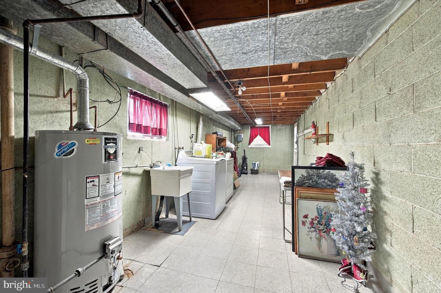 9854 Cowden St Property Photo 13