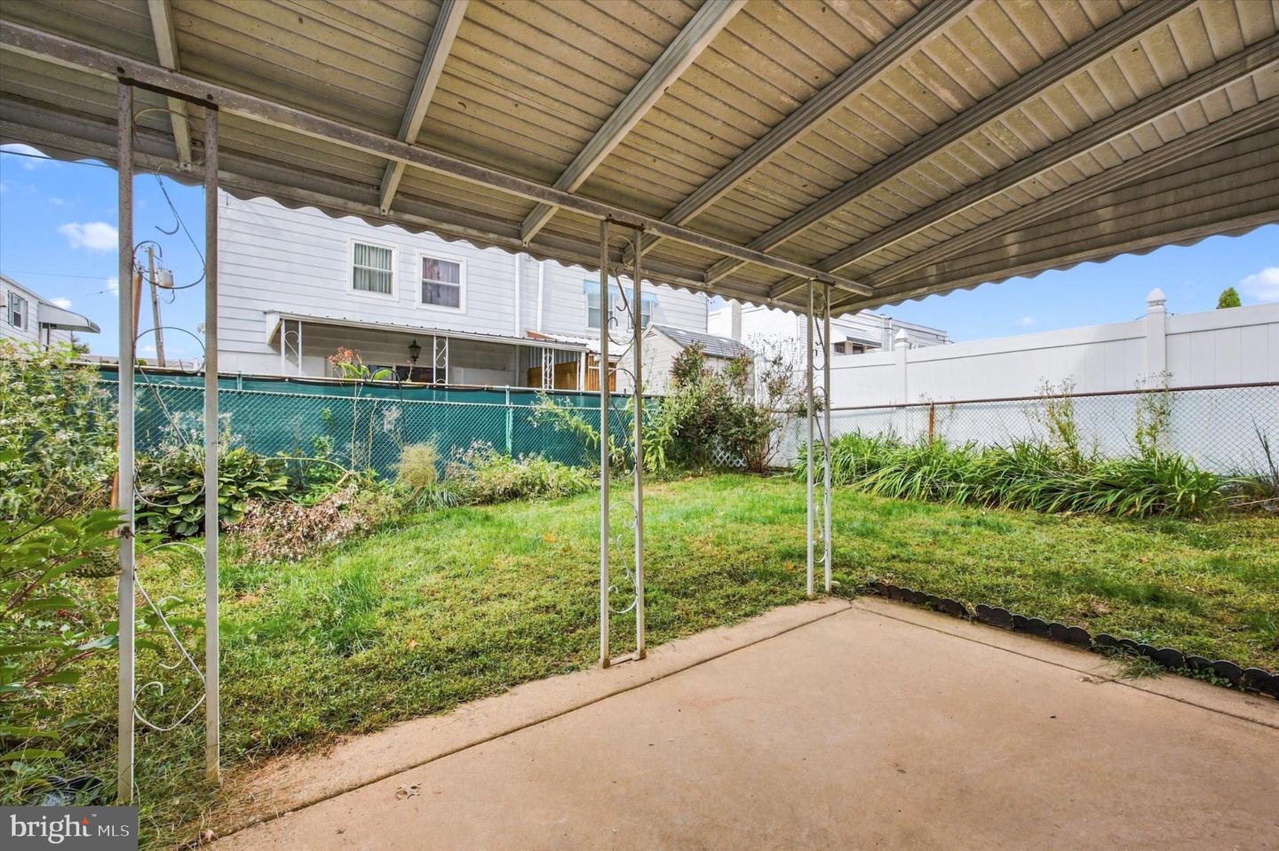 9854 Cowden St Property Photo 15