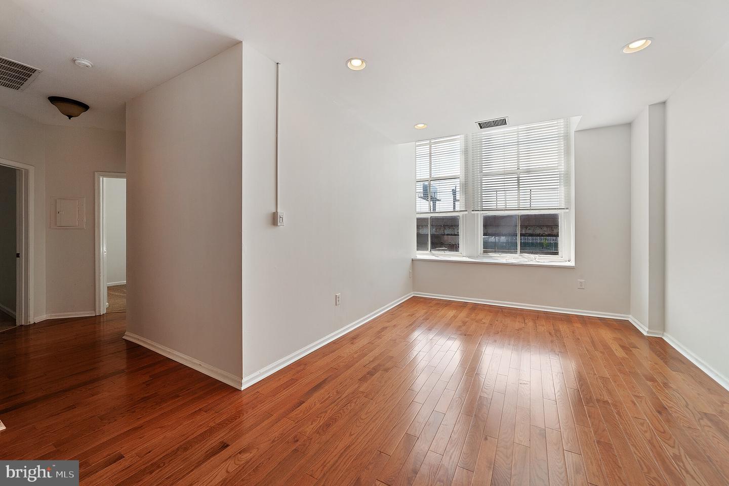 1050 E Montgomery Ave #209 Property Photo 3