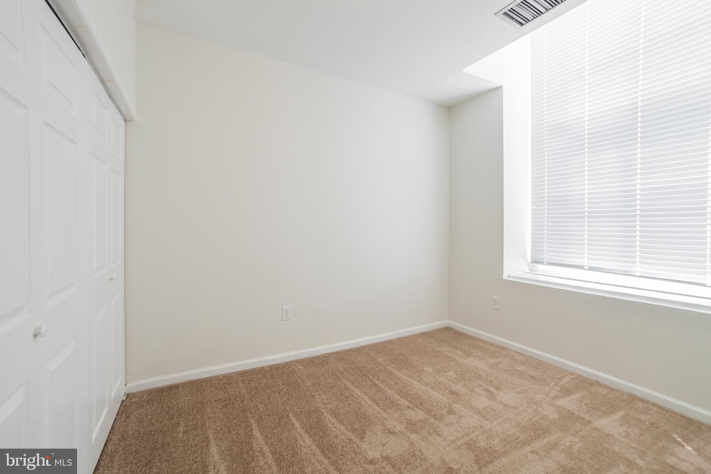 1050 E Montgomery Ave #209 Property Photo 7