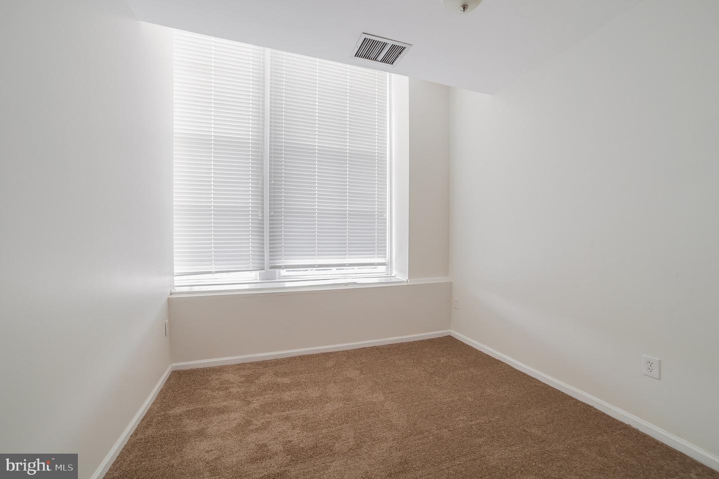 1050 E Montgomery Ave #209 Property Photo 8