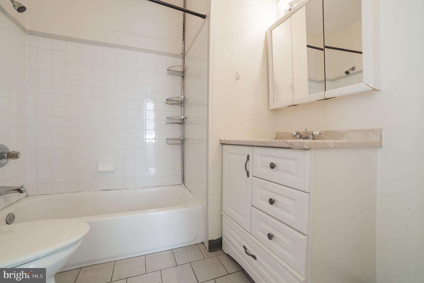 1050 E Montgomery Ave #209 Property Photo 9