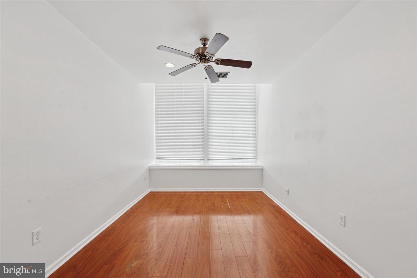 1050 E Montgomery Ave #307 Property Photo 5