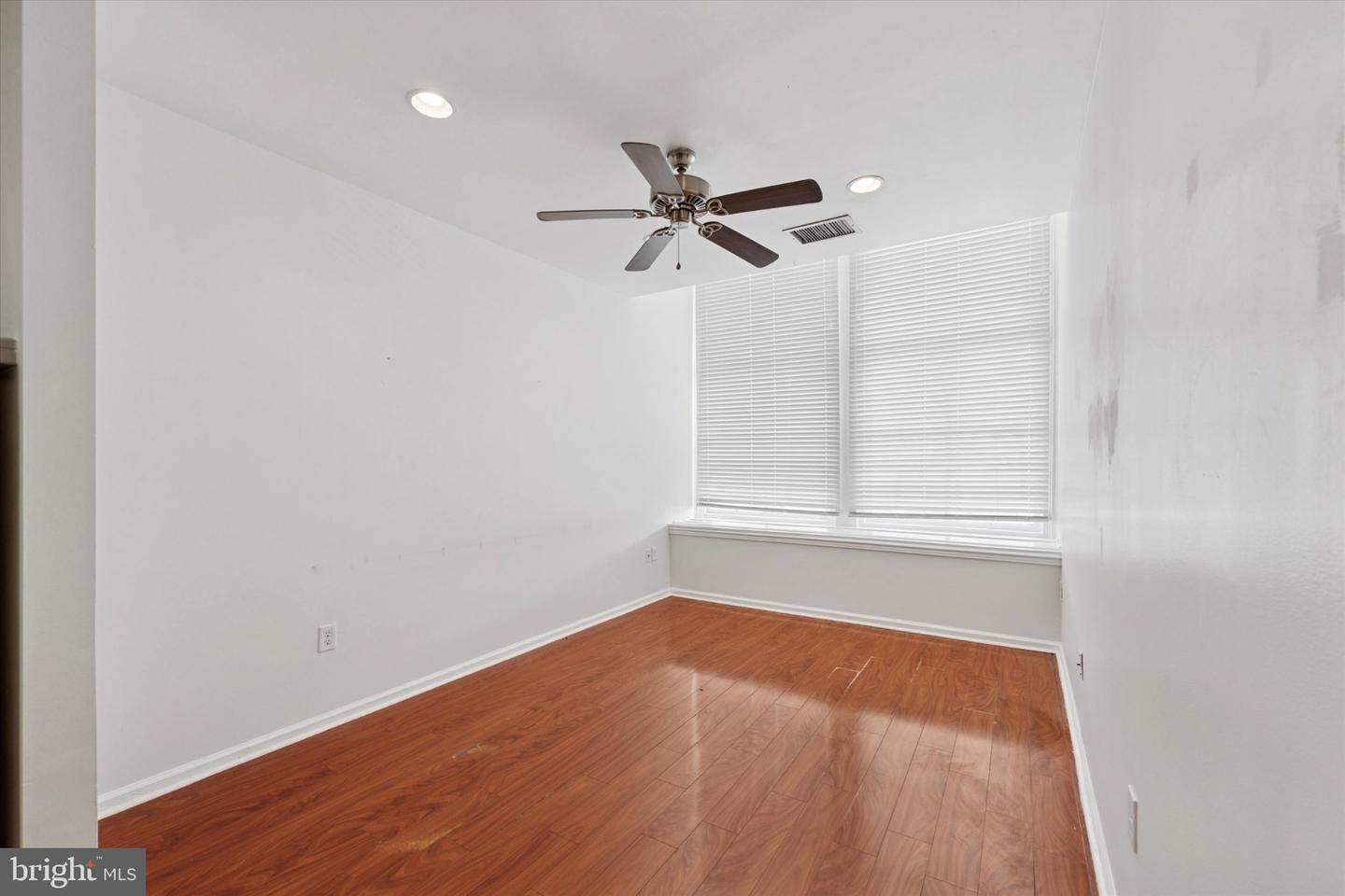 1050 E Montgomery Ave #307 Property Photo 6