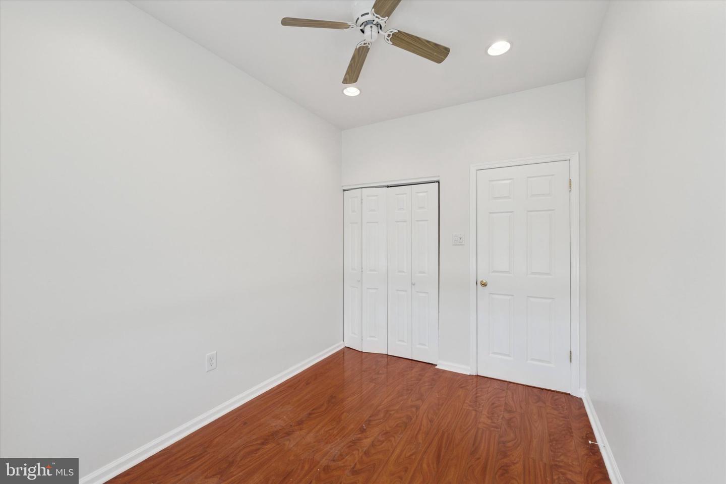 1050 E Montgomery Ave #307 Property Photo 10
